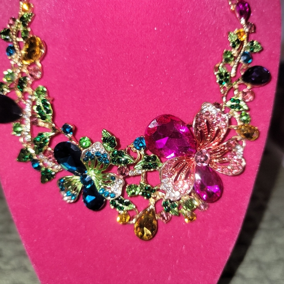 NEW Floral Multicolor Necklace and Earring Set - Picture 2 of 5